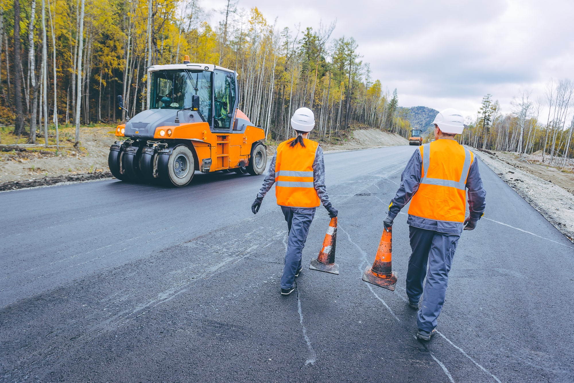 Read more about the article 5 Qualities to Look for When Hiring Experienced Asphalt Contractors