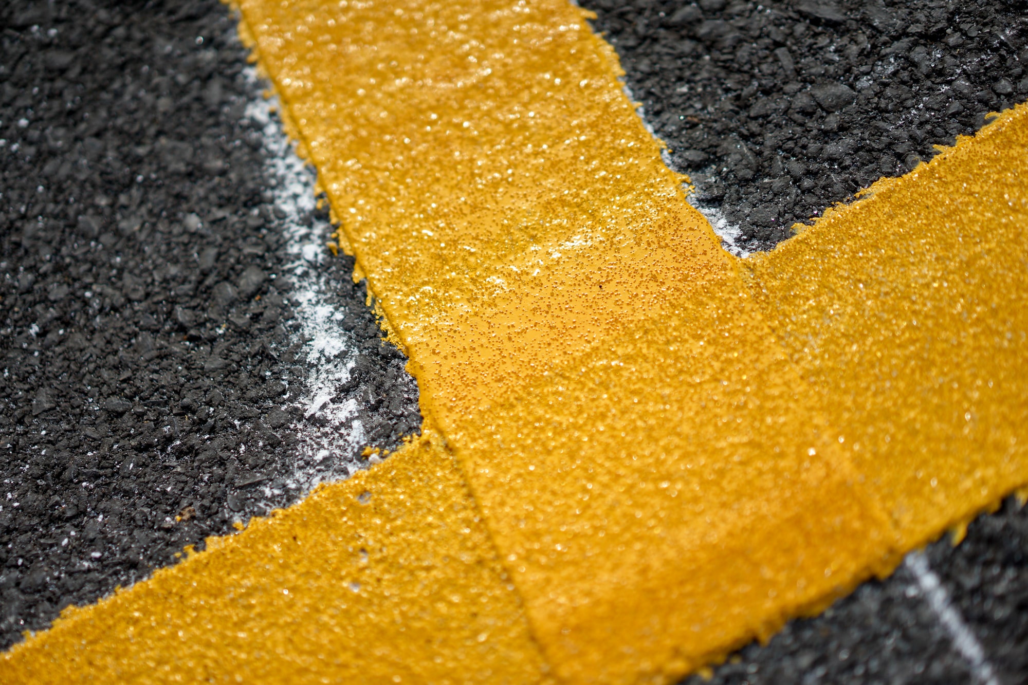 Read more about the article Innovations in Thermoplastic Pavement Markings: Reflective Additives, Patterns, and Customization Options