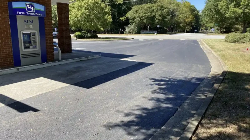 Fifth Third Bank asphalt paving project